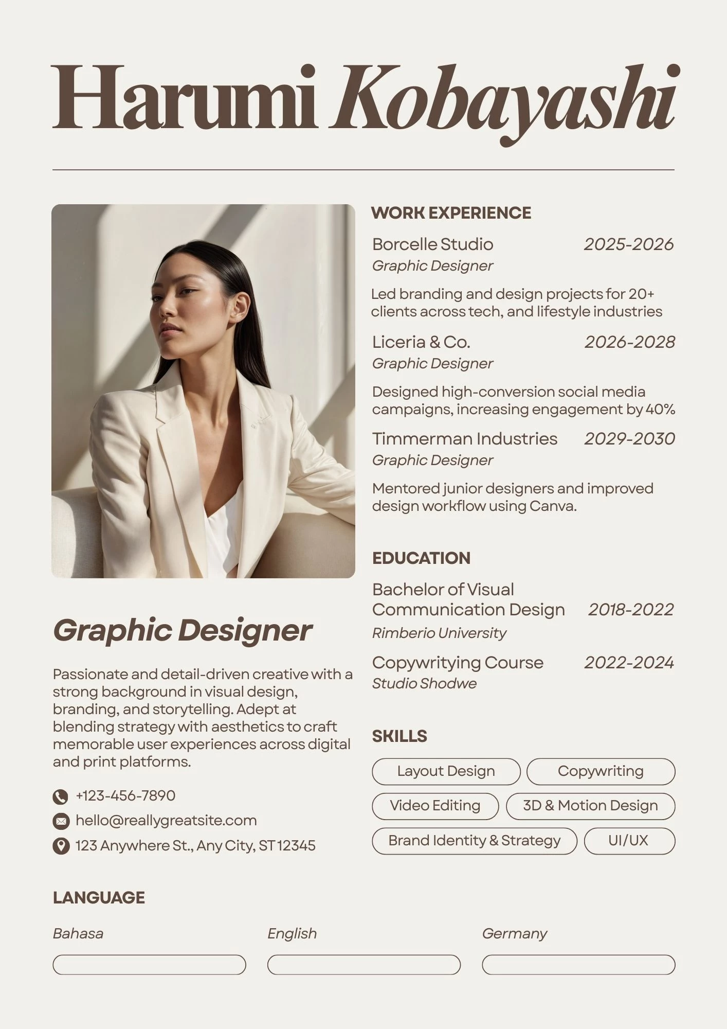 Mẫu CV designer đa sắc màu thể hiện tư duy sáng tạo