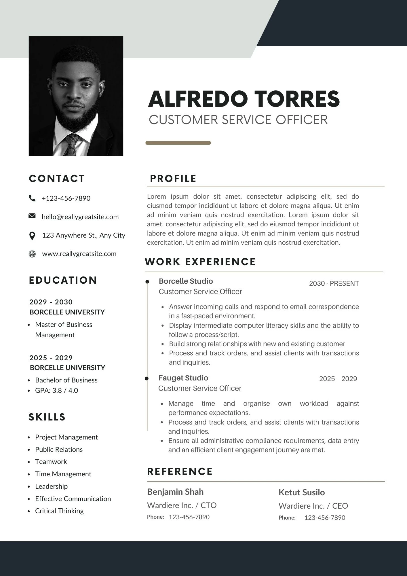 Thông tin học vấn và chứng chỉ trình bày đầy đủ, rõ ràng