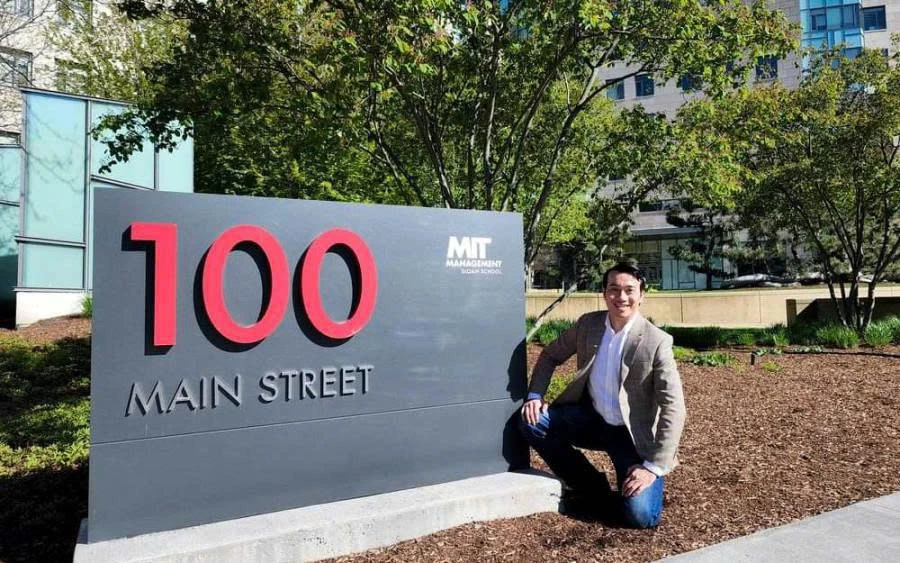 Chủ tịch Tony Dzung trực tiếp lĩnh hội tri thức tại MIT Sloan School of Management để lan tỏa tinh thần học tập trọn đời và nâng chuẩn năng lực cho toàn bộ đội ngũ nhân sự.