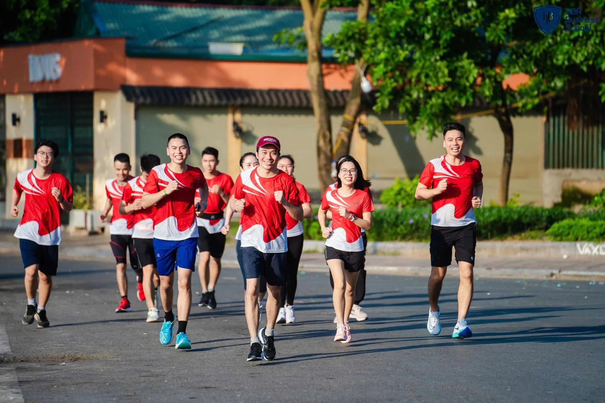 Hoạt động rèn luyện thể chất hằng ngày giúp đội ngũ nhân sự xây dựng tính kỷ luật và sức bền ý chí