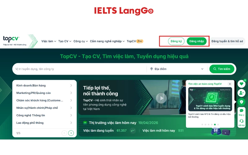 Bước 1: Đăng nhập hoặc đăng ký tài khoản vào Top CV