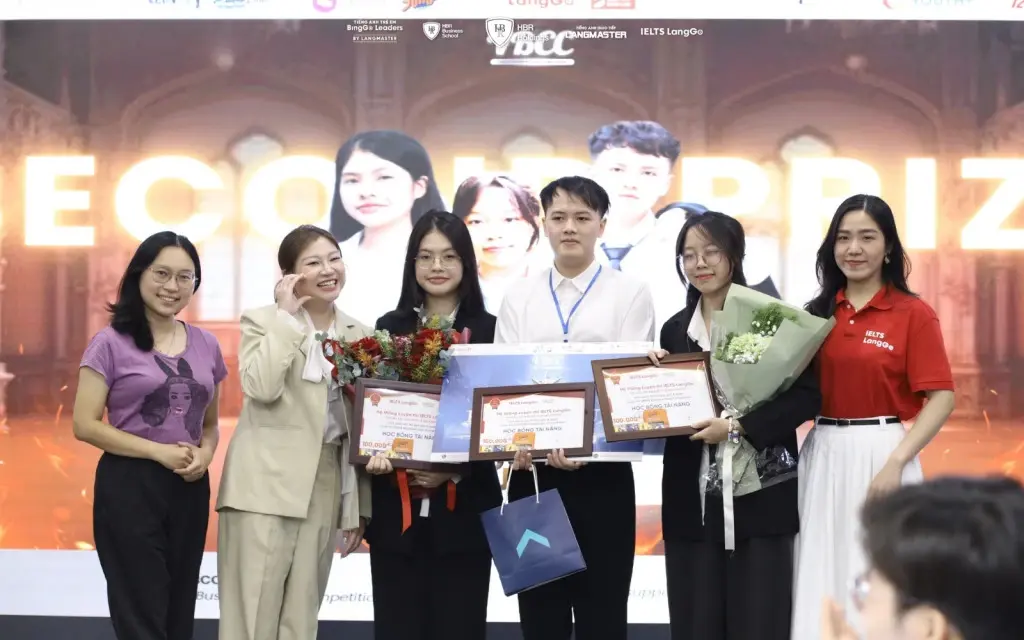 IELTS LangGo nhận chứng nhận đồng hành cùng cuộc thi VBCC.